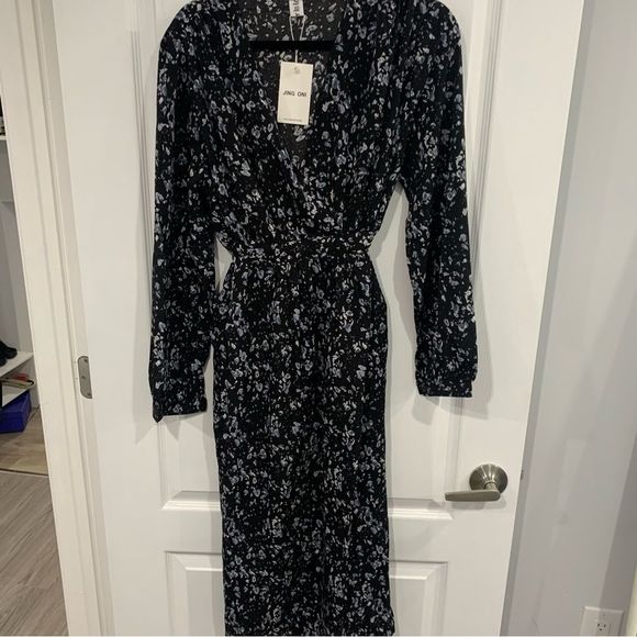 Dresses & Skirts - Blue Black Pattern Maxi Long Sleeve Cinch Wrap Dress M/l